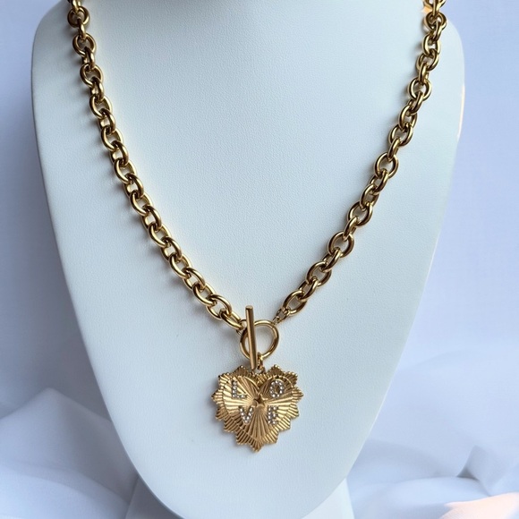 Chunky Gold Chain Statement Necklace with LOVE Heart Pendant - Picture 1 of 2
